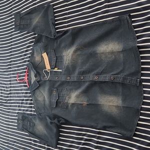 NEW WITH TAGS MENS STRETCH DENIM SHIRT. SIZE LARGE